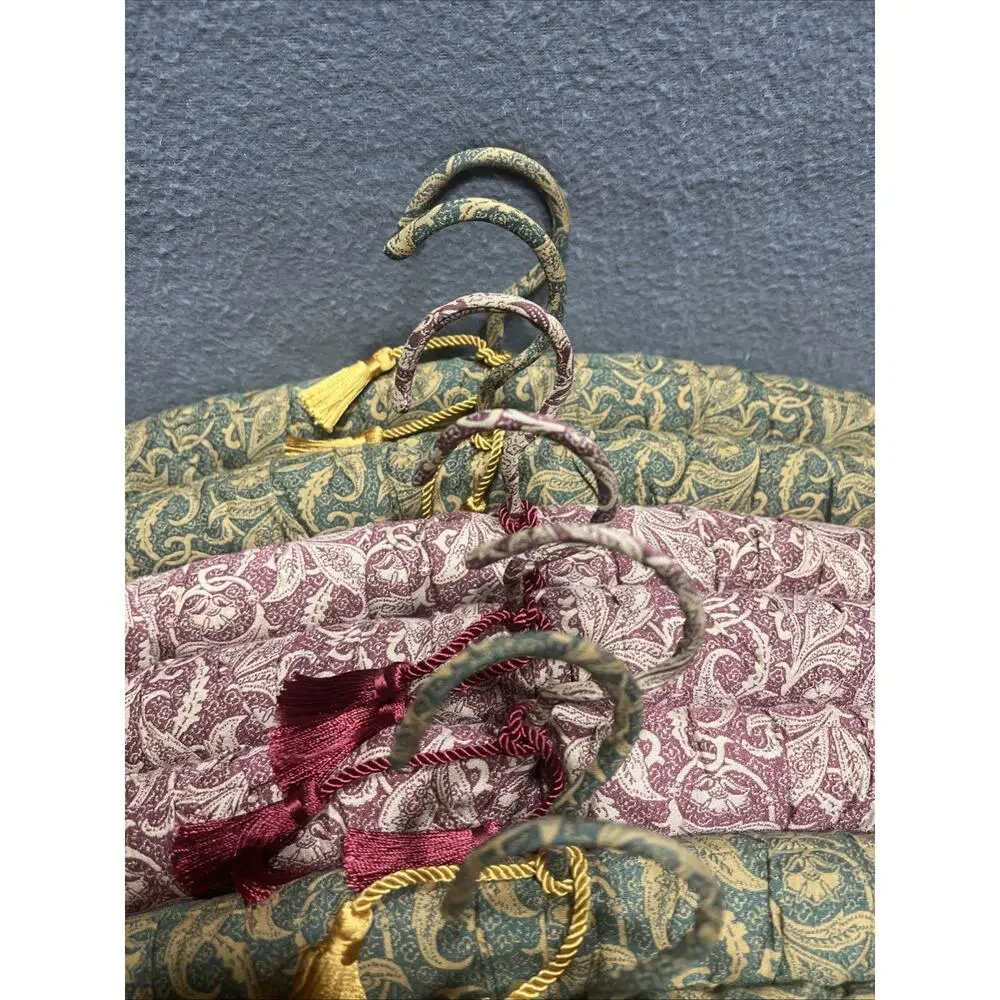 Vintage Hangers Pais With Tassels Frech Floral Design Padded Set of 9 Green/Red